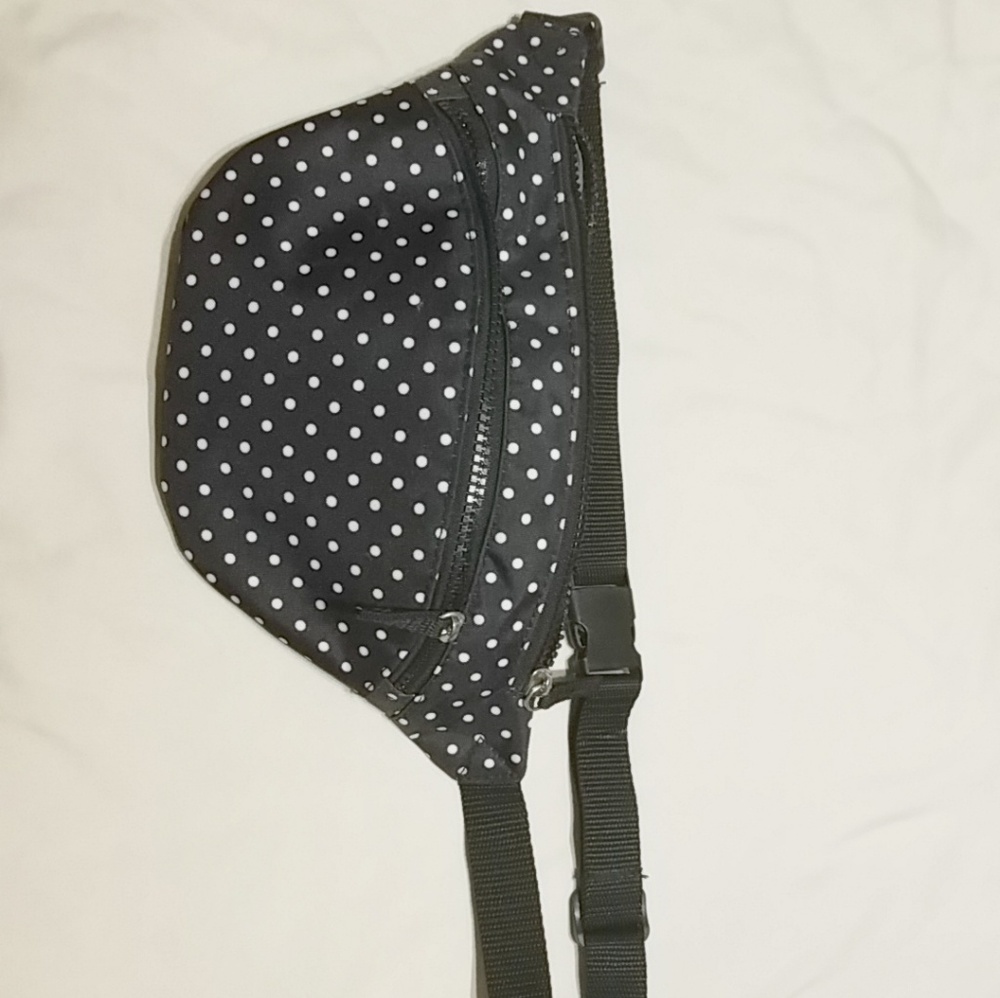 Black & white polka dot fanny pack